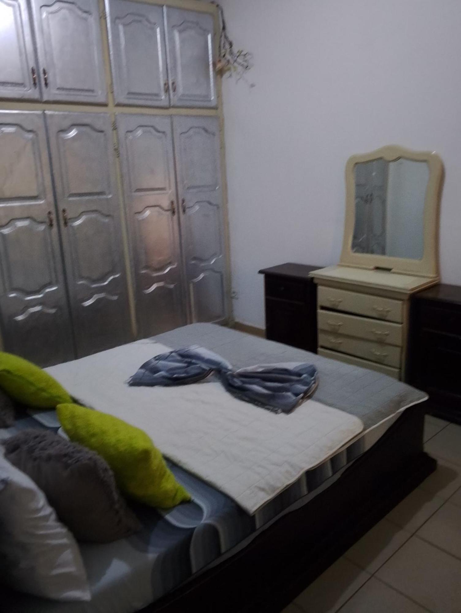 Appart Meuble Le Dakota Yaoundé Rom bilde